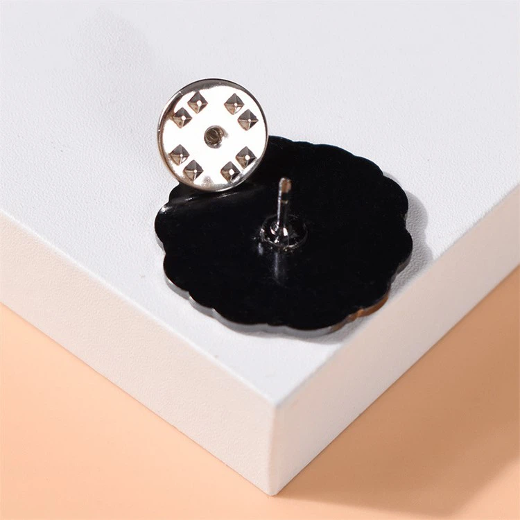 personalised enamel pin badges