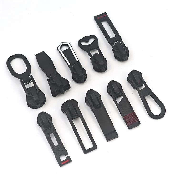 Black Zipper Pull